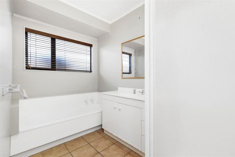 Photo of property in 5 Leander Place, Flagstaff, Hamilton, 3210