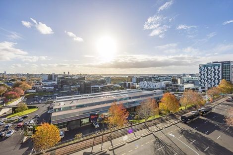Photo of property in 18 Cityview Place, Massey, Auckland, 0614
