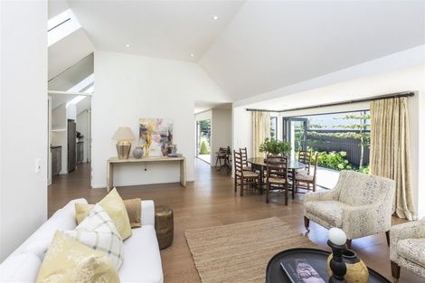 Photo of property in 15b Waiwetu Street, Fendalton, Christchurch, 8052