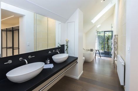 Photo of property in 15b Waiwetu Street, Fendalton, Christchurch, 8052