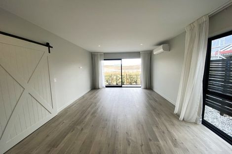 Photo of property in 12 Chapman Way, Jacks Point, 9371