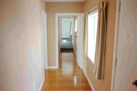 Photo of property in 77 Te Atatu Road, Te Atatu South, Auckland, 0610