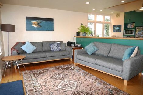 Photo of property in 152 Kelburn Parade, Kelburn, Wellington, 6012