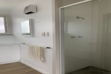 Photo of property in 185 Avonhead Road, Avonhead, Christchurch, 8042