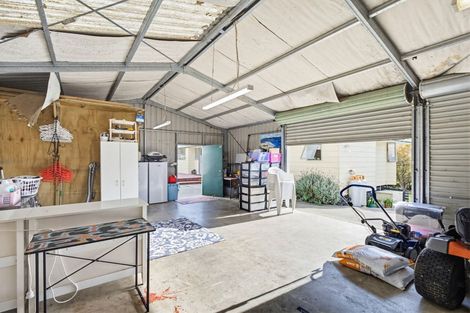 Photo of property in 2257 South Head Road, South Head, Helensville, 0874