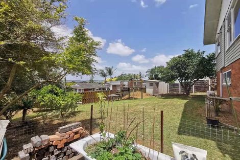 Photo of property in 23 La Trobe Street, Pakuranga Heights, Auckland, 2010