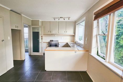 Photo of property in 440 East Coast Road, Windsor Park, Auckland, 0630
