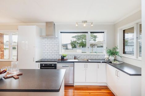 Photo of property in 5 Sutherland Crescent, Westbrook, Palmerston North, 4412