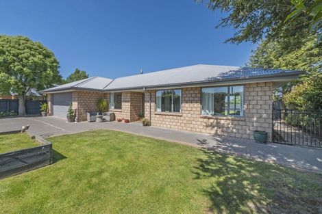 Photo of property in 18 Stanwood Grove, Darfield, 7510