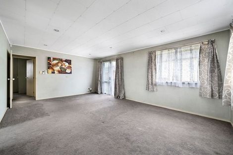Photo of property in 2 Fruitvale Road, New Lynn, Auckland, 0600