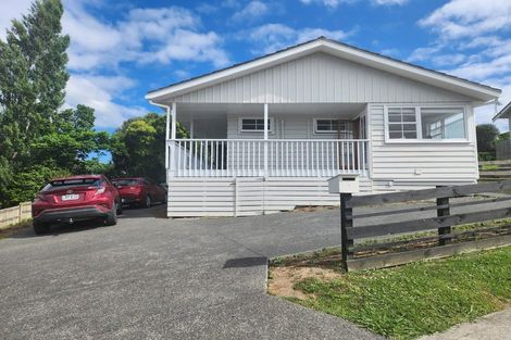 Photo of property in 9 Trosk Place, Waiuku, 2123
