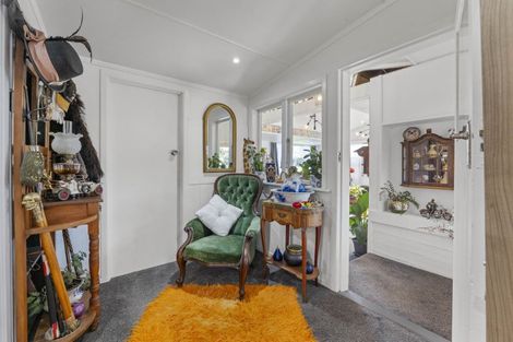 Photo of property in 3 Mabey Street, Eltham, 4322
