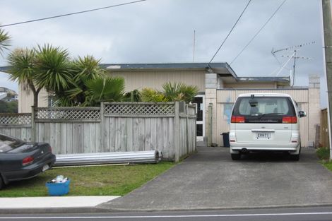 Photo of property in 1063 Whangaparaoa Road, Tindalls Beach, Whangaparaoa, 0930