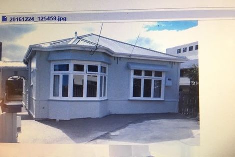 Photo of property in 7 Edge Hill, Mount Victoria, Wellington, 6011