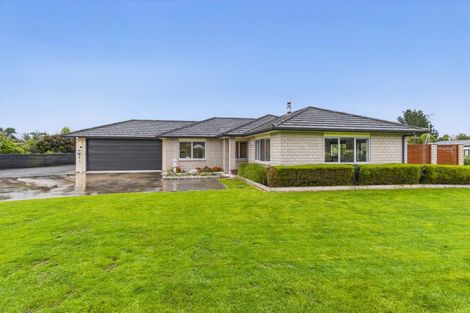 Photo of property in 51 Garth Road, Levin, 5571