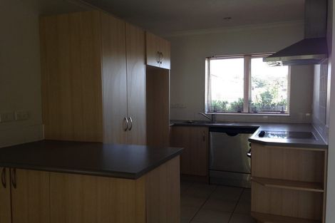 Photo of property in 35 Brashier Circle, Sunnyvale, Auckland, 0612