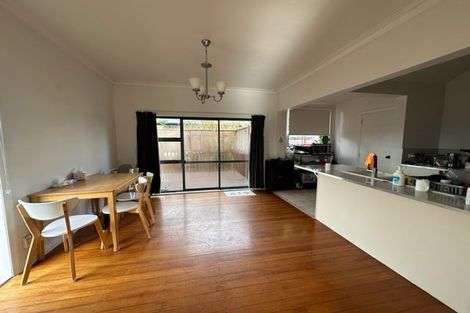 Photo of property in 60a Waimumu Road, Massey, Auckland, 0614