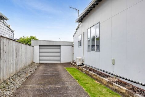 Photo of property in 8 George Street, Hawera, 4610