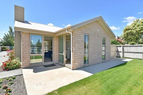 Photo of property in 1/38 Sawyers Arms Road, Northcote, Christchurch, 8052