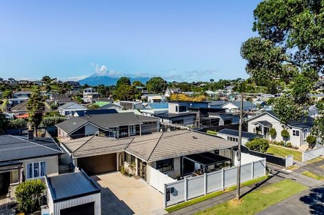 Photo of property in 1/27 Whiteley Street, Moturoa, New Plymouth, 4310