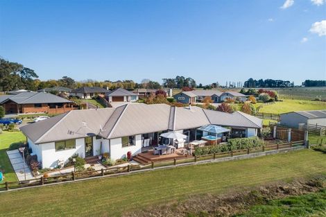 Photo of property in 10 Hanalin Drive, Marton, 4710