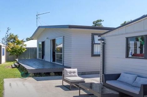 Photo of property in 24 Apollo Parade, Milson, Palmerston North, 4414