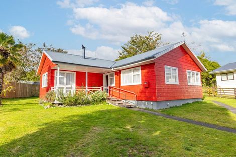Photo of property in 12 Falkner Park, Taumarunui, 3920