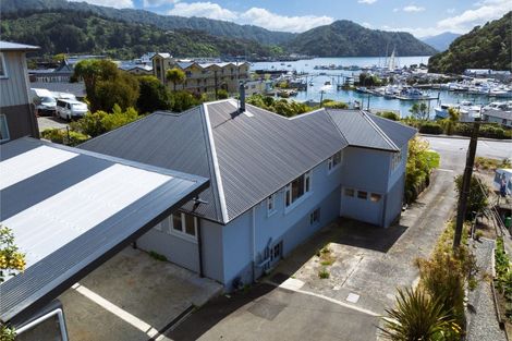 Photo of property in 34 Waikawa Road, Picton, 7220