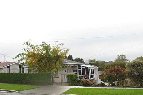 Photo of property in 30 Selwyn Road, Cockle Bay, Auckland, 2014