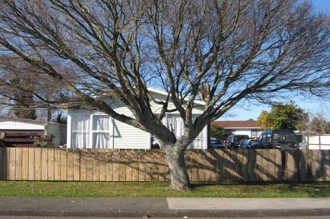 Photo of property in 22 Resolute Way, Papakura, 2110