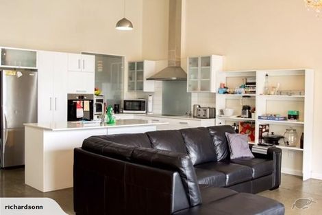 Photo of property in 4/25 Home Street, Mount Victoria, Wellington, 6011