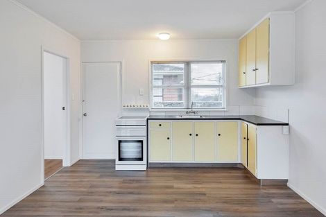 Photo of property in 1/4 Wendell Place, Greenlane, Auckland, 1061