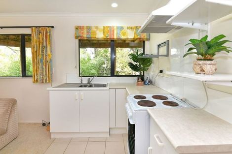 Photo of property in 32 D'oyly Drive, Stanmore Bay, Whangaparaoa, 0932