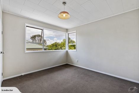 Photo of property in 68 Awaroa Road, Sunnyvale, Auckland, 0612