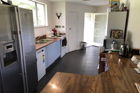 Photo of property in 16 Hillside Drive, Maoribank, Upper Hutt, 5018