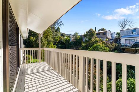 Photo of property in 2/95 Fairclough Road, Beach Haven, Auckland, 0626