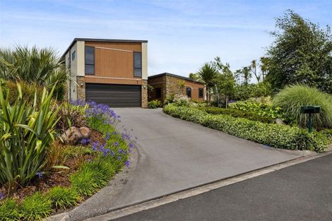 Photo of property in 1b Links Drive, Waiwhakaiho, New Plymouth, 4312