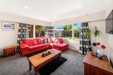 Photo of property in 5 Cascades Road, Pakuranga Heights, Auckland, 2010