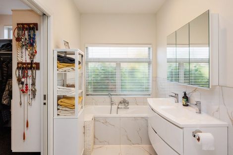 Photo of property in 42 Stewart Crescent, Hokowhitu, Palmerston North, 4410