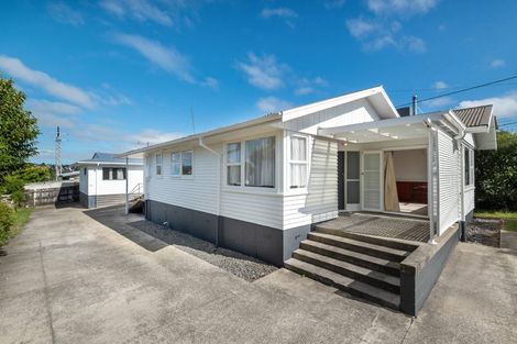 Photo of property in 199 Chivalry Road, Glenfield, Auckland, 0629