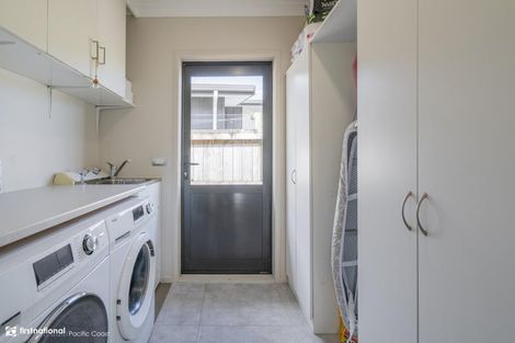 Photo of property in 22 Captain Wood Avenue, Whitianga, 3510