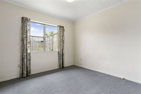 Photo of property in 2/25 Tawa Road, Te Atatu Peninsula, Auckland, 0610