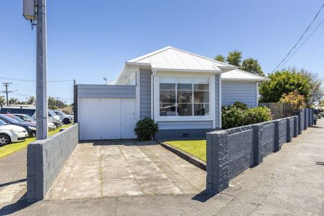 Photo of property in 40 Tukapa Street, Westown, New Plymouth, 4310