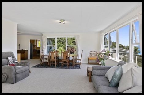Photo of property in 73 Walter Road, Lowry Bay, Lower Hutt, 5013