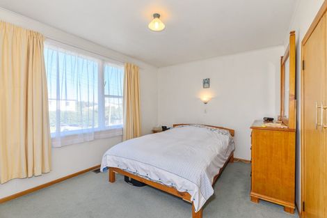 Photo of property in 18 Lavelle Road, Henderson, Auckland, 0612