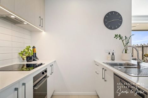 Photo of property in 205/8 Waikumete Road, Glen Eden, Auckland, 0602