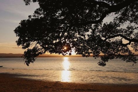 Photo of property in 16 Joan Street, Point Chevalier, Auckland, 1022