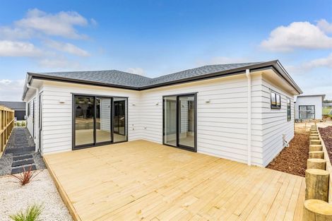 Photo of property in 7 Vintry Drive, Kumeu, 0810