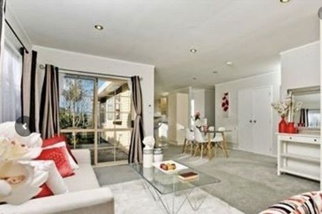 Photo of property in 4 Owl Court, Unsworth Heights, Auckland, 0632