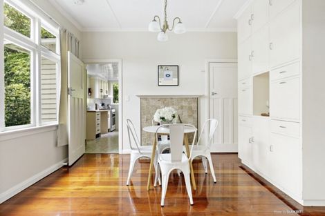 Photo of property in 11 Norfolk Street, Northland, Wellington, 6012